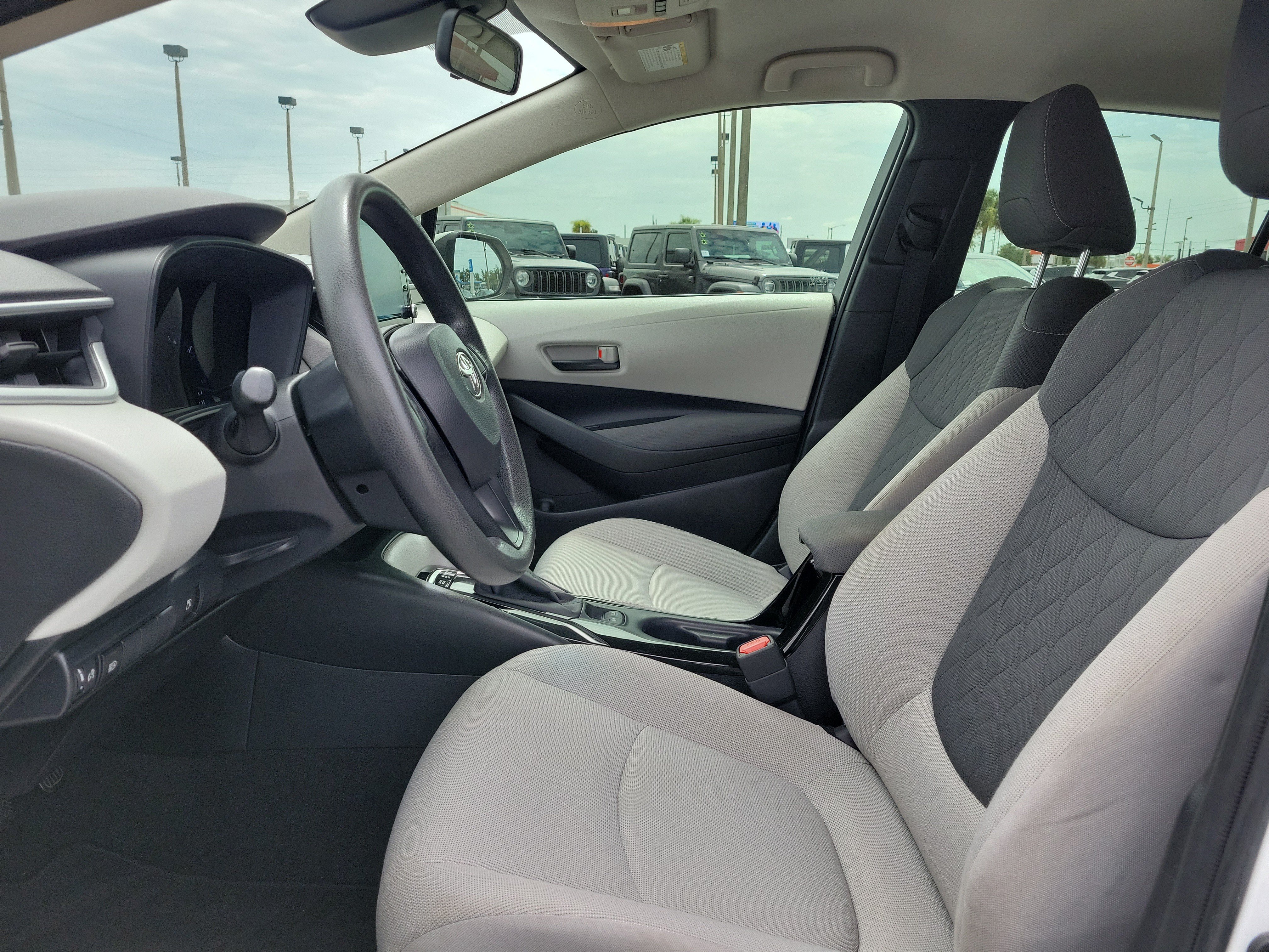 Used 2022 White Toyota Hybrid LE image 14