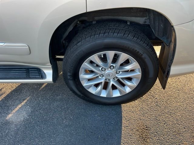 Used 2015 Beige Lexus 460 image 30