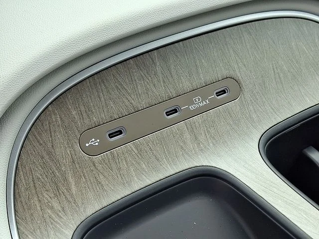 New 2026 White Hyundai SEL image 18