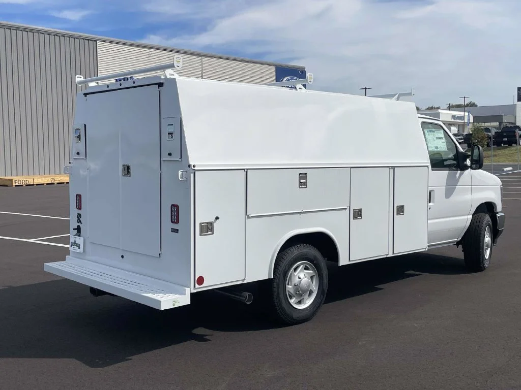 New 2027 White Ford Base image 3