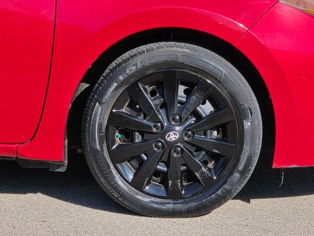 Used 2018 Red Toyota LE image 9
