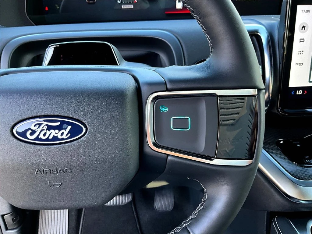 New 2027 Agate Black Metallic Ford Platinum image 20