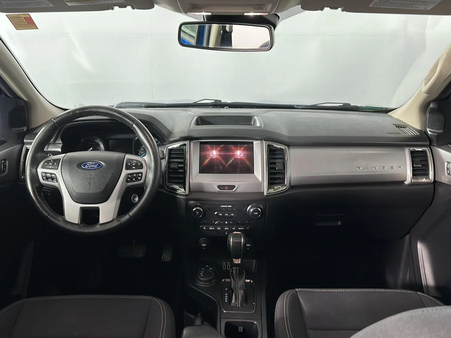 Used 2022 Velocity Blue Ford XLT image 2