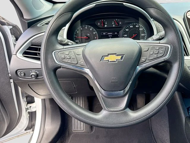 Used 2024 White Chevrolet LT image 11