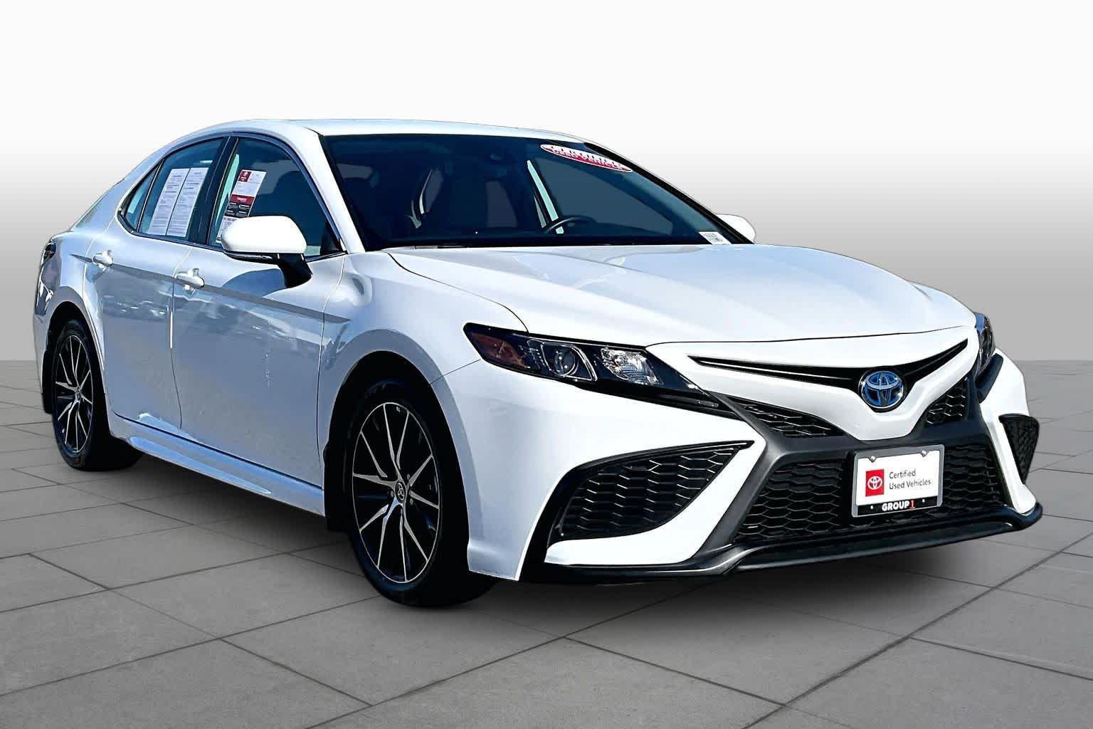 Certified Used 2024 Ice Cap Toyota Hybrid SE image 2