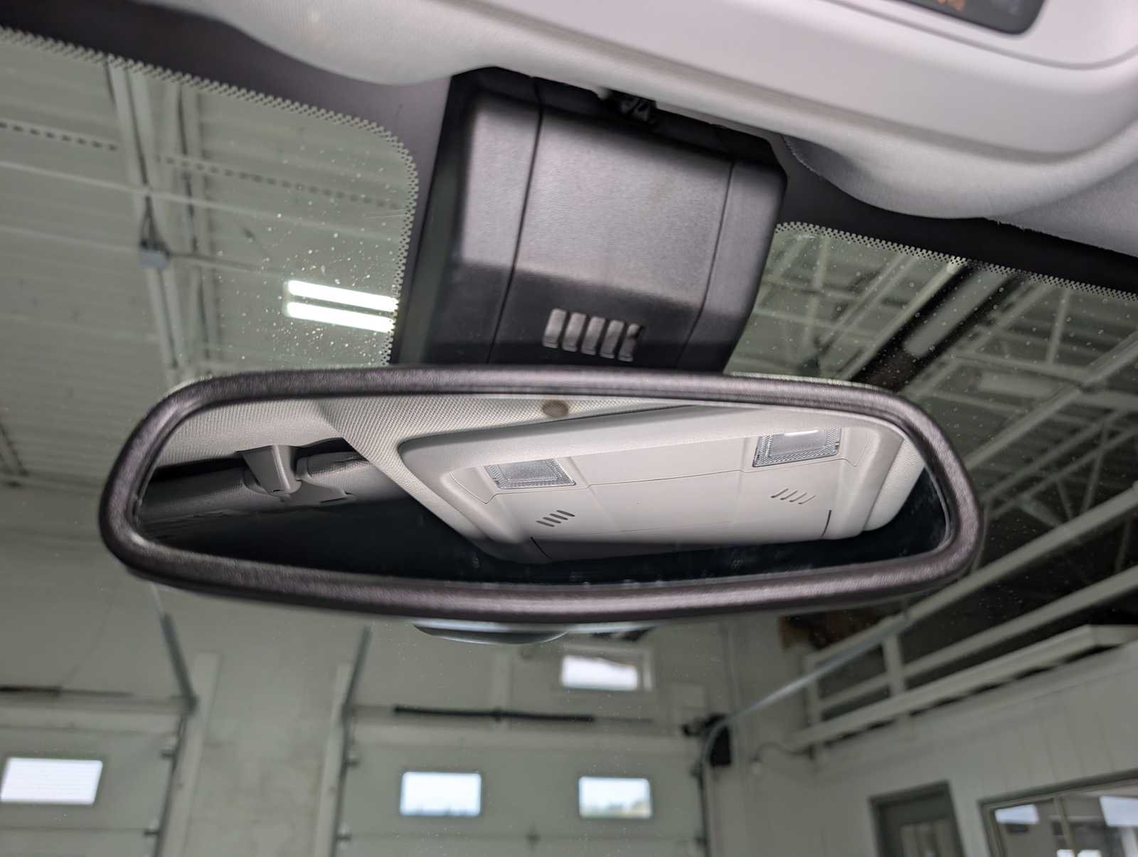 Used 2023 Summit White GMC SLE image 26