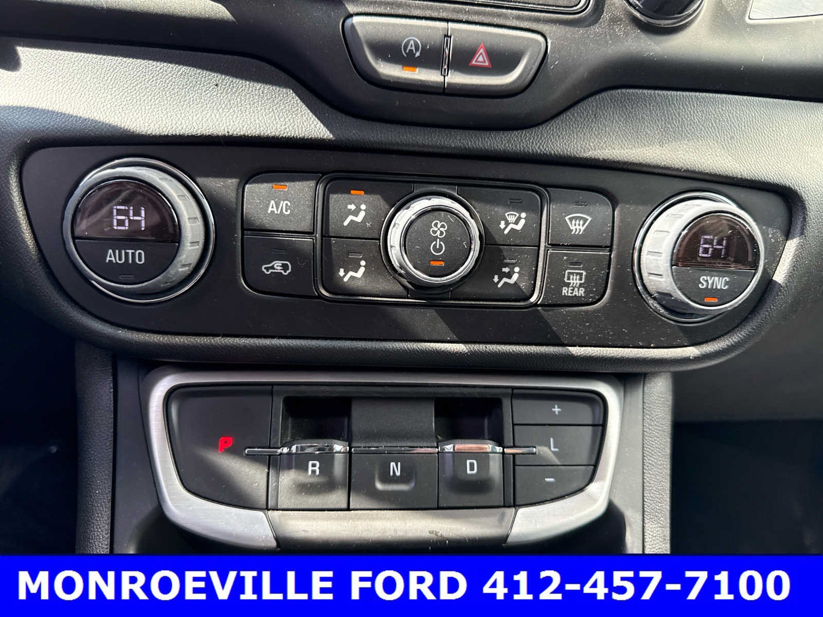 Used 2023 White Frost Tricoat GMC SLT image 28