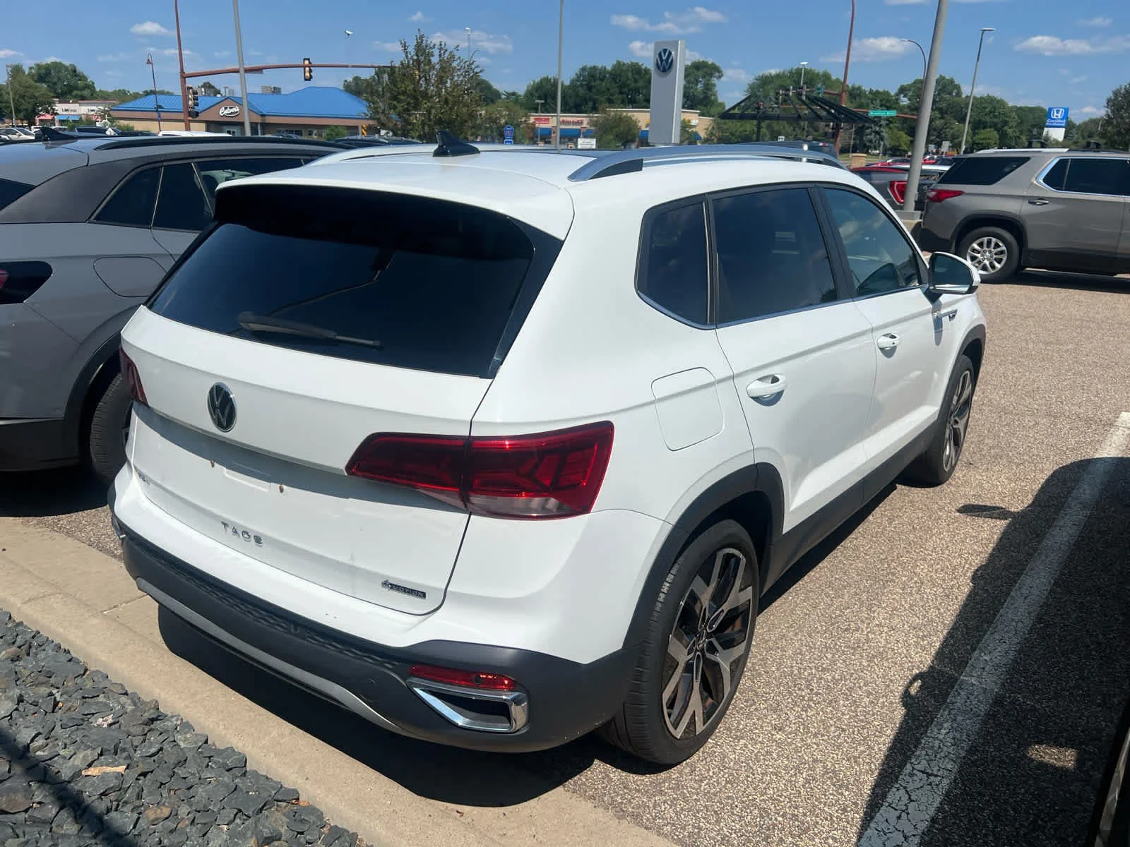 Used 2023 Pure White Volkswagen SEL image 3