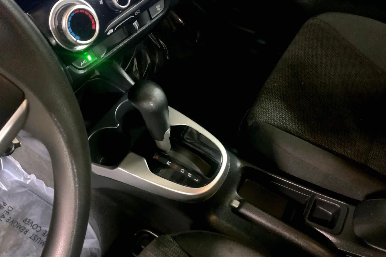 Used 2015 White Orchid Pearl Honda LX image 16