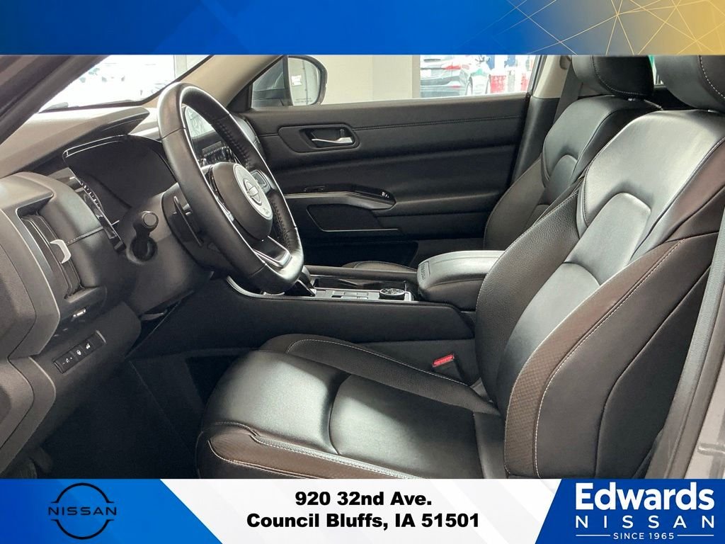 Used 2025 Gray Nissan SL image 28