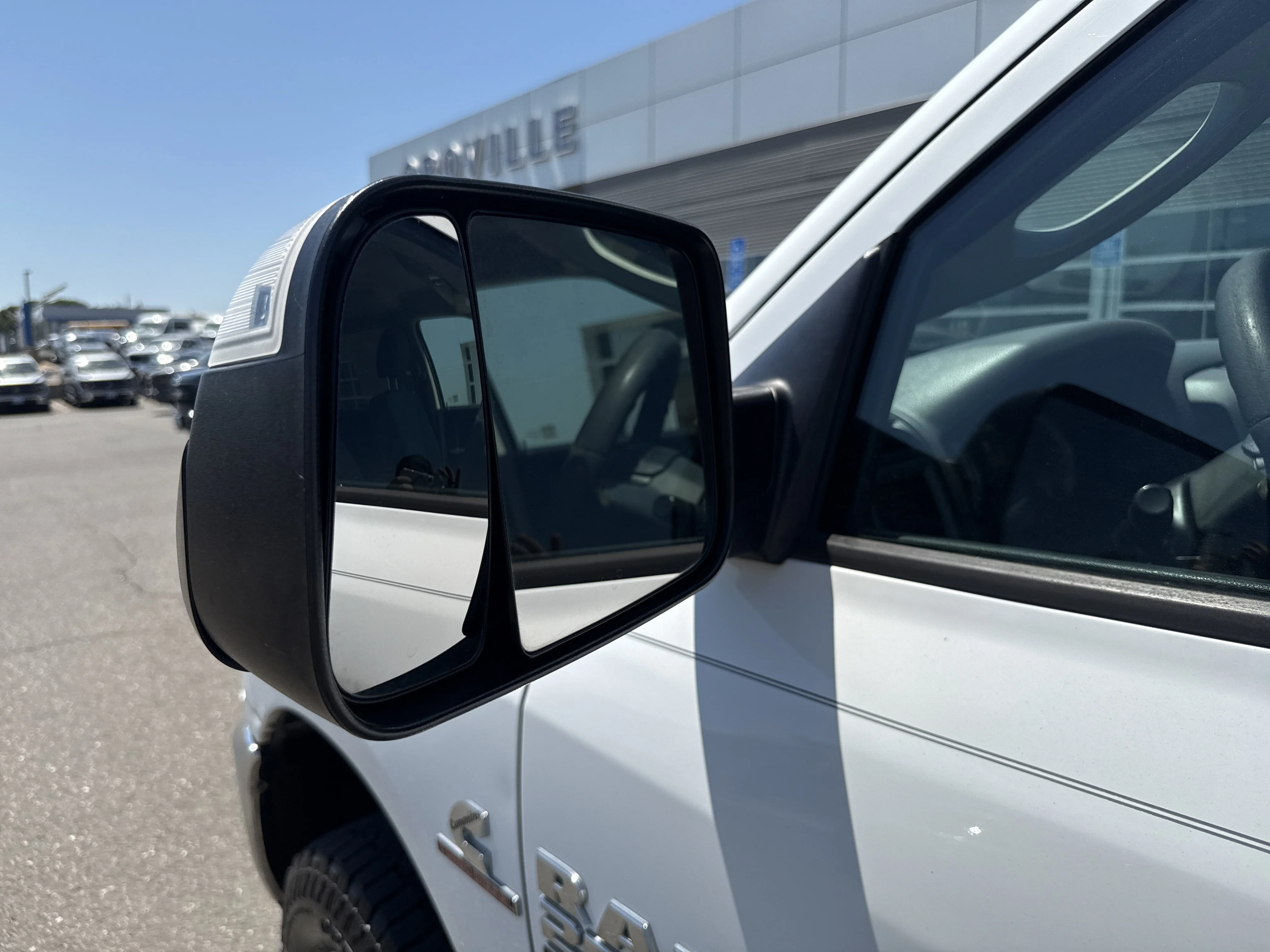 Used 2016 Bright White Clearcoat Ram Tradesman image 10