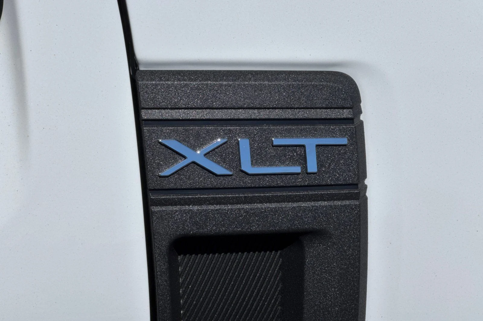 New 2026 Oxford White Ford XLT image 30