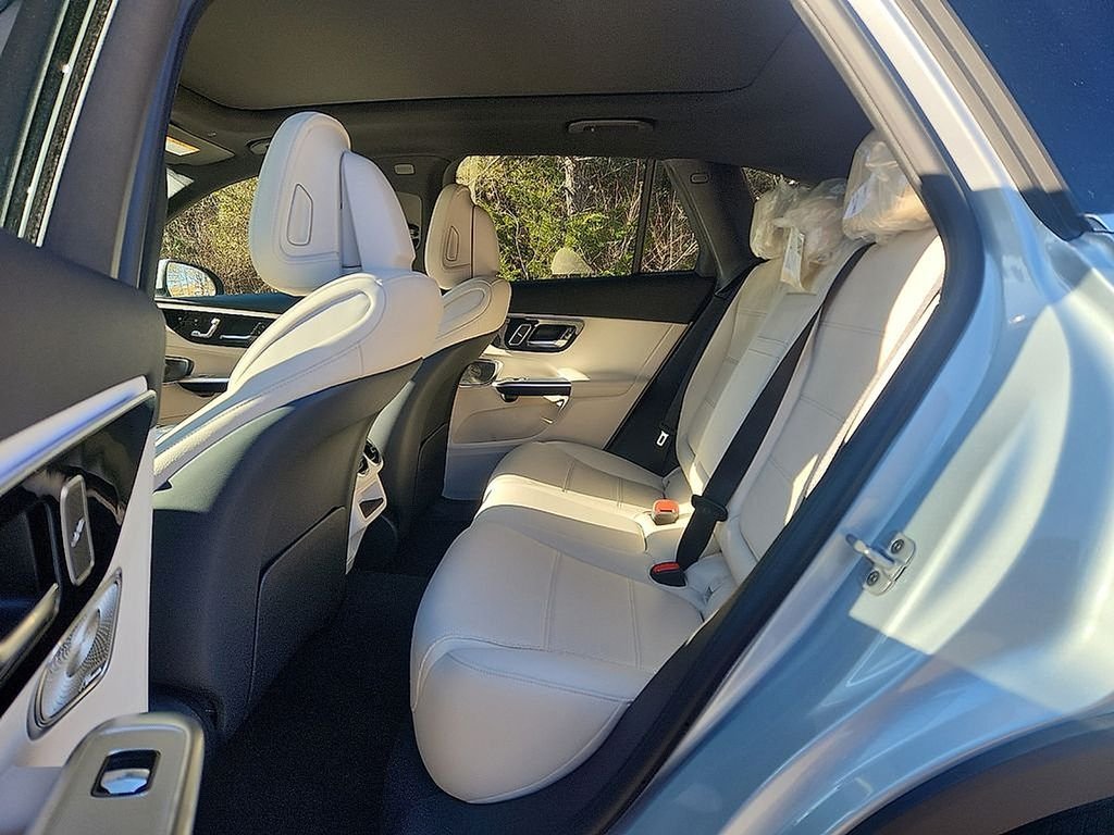 Used 2026 Cirrus Silver Metallic Mercedes-Benz GLC 300 image 6