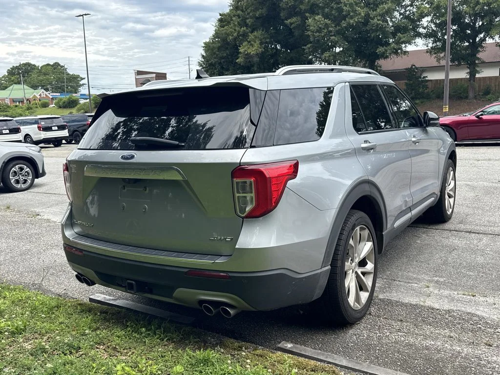 Used 2023 Silver Ford Platinum image 4