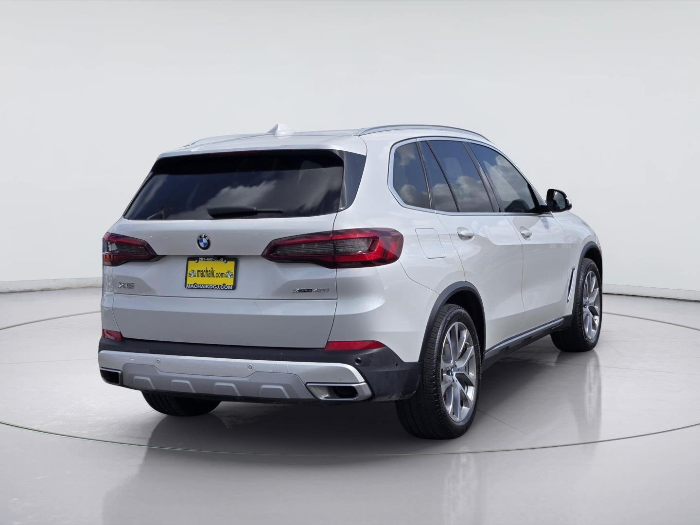 Used 2023 Mineral White Metallic BMW xDrive40i image 4