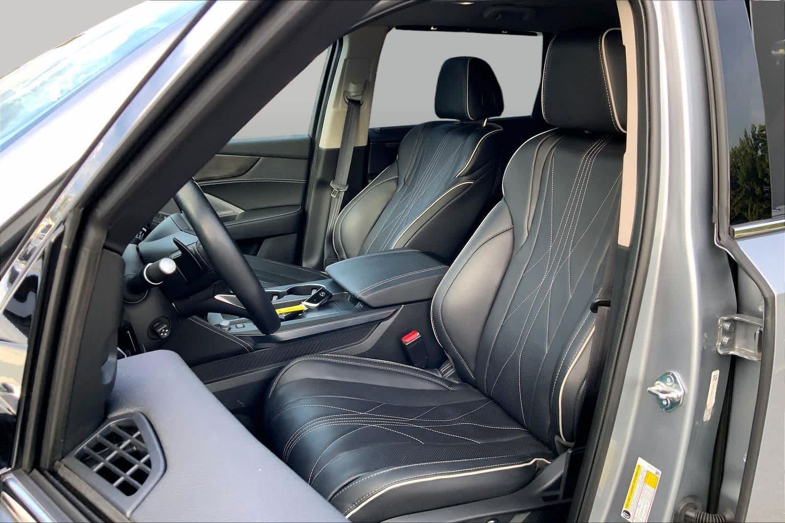 Used 2025 Lunar Silver Metallic Acura w/Advance Package image 8