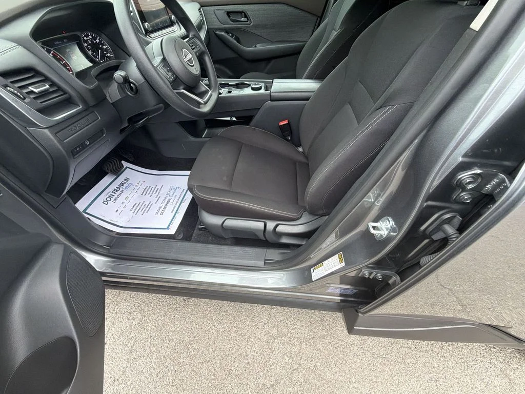 Used 2023 Gray Nissan S image 12
