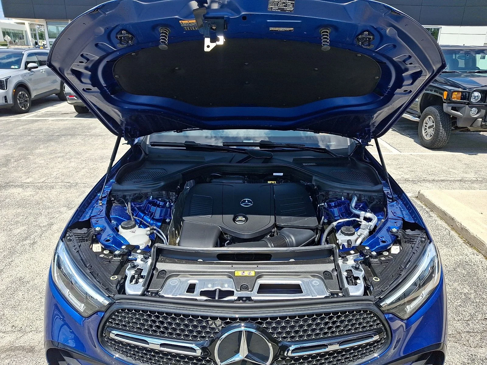 Used 2025  Mercedes-Benz GLC 300 Coupe image 27
