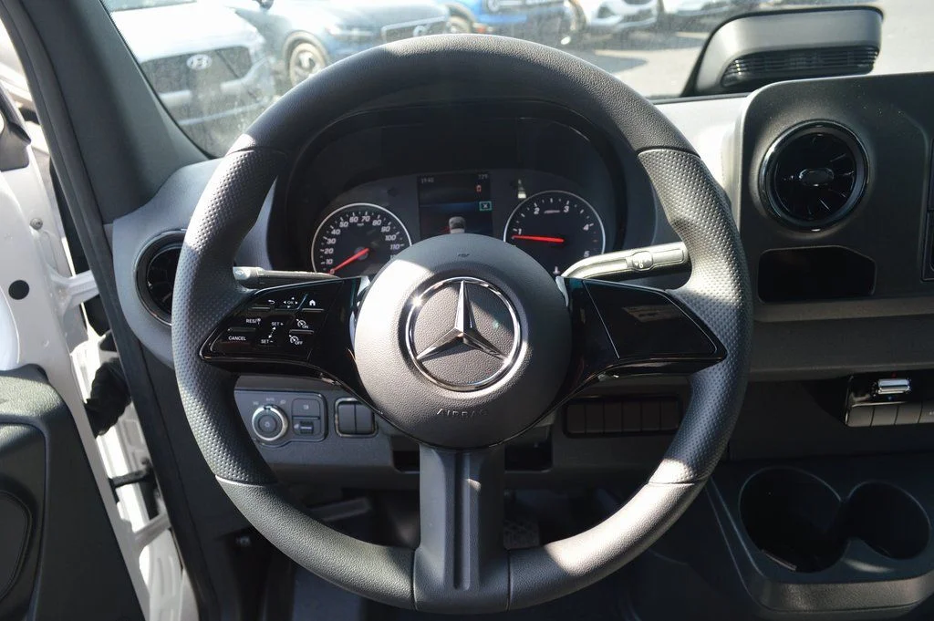 New 2026 Arctic White Mercedes-Benz Cargo 144 WB image 33