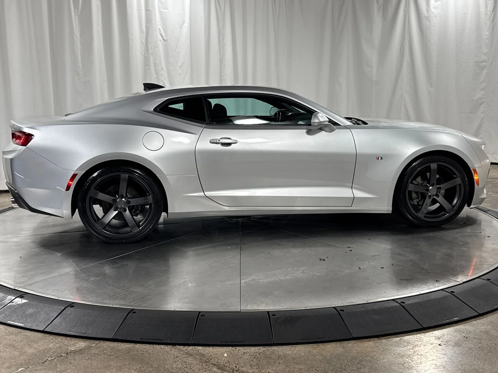Used 2017 Silver Ice Metallic Chevrolet 1LT image 6