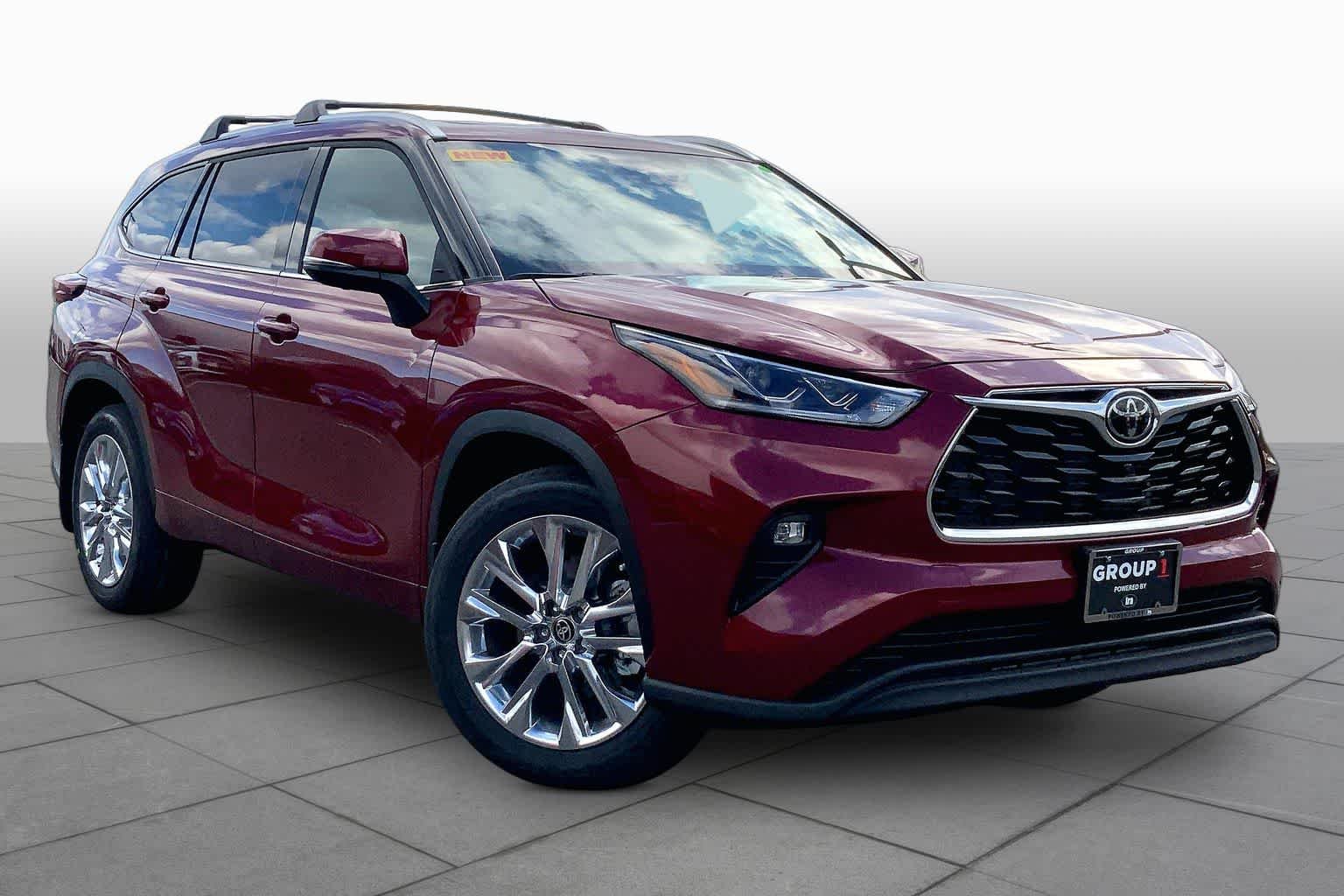 New 2026 Toyota Highlander Limited AWD in Houston #TS617828
