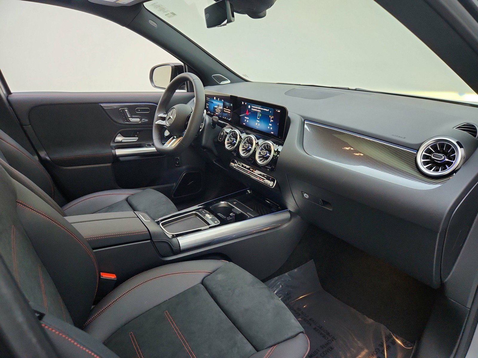 New 2026 Mountain Grey Metallic Mercedes-Benz AMG® GLA 35 4MATIC SUV image 27