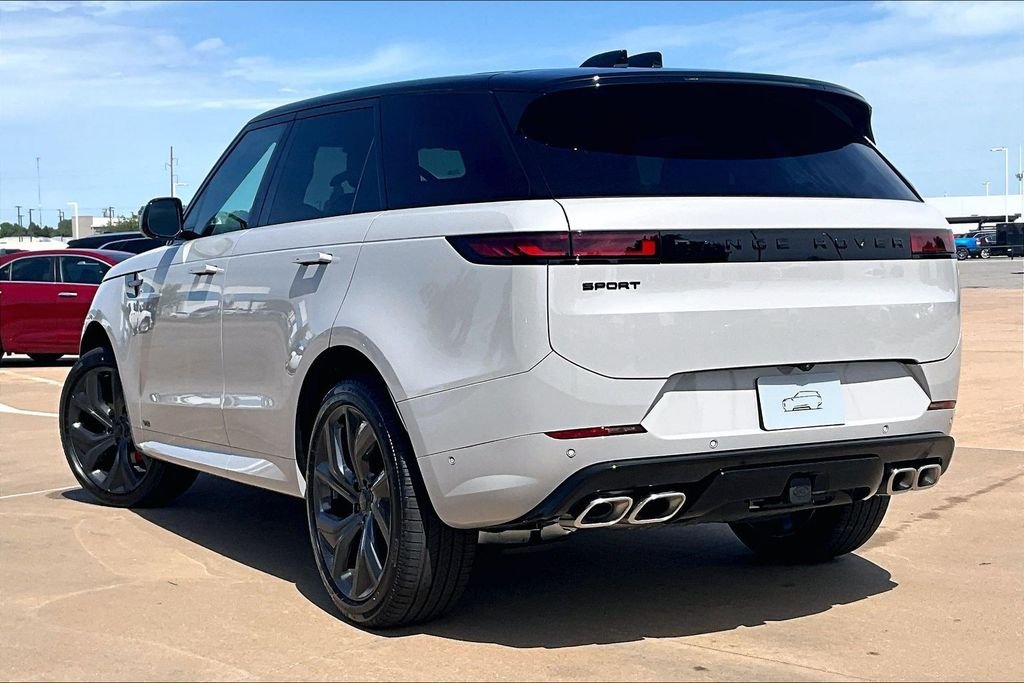 New 2026 Borasco Grey Metallic Land Rover Dynamic SE image 3