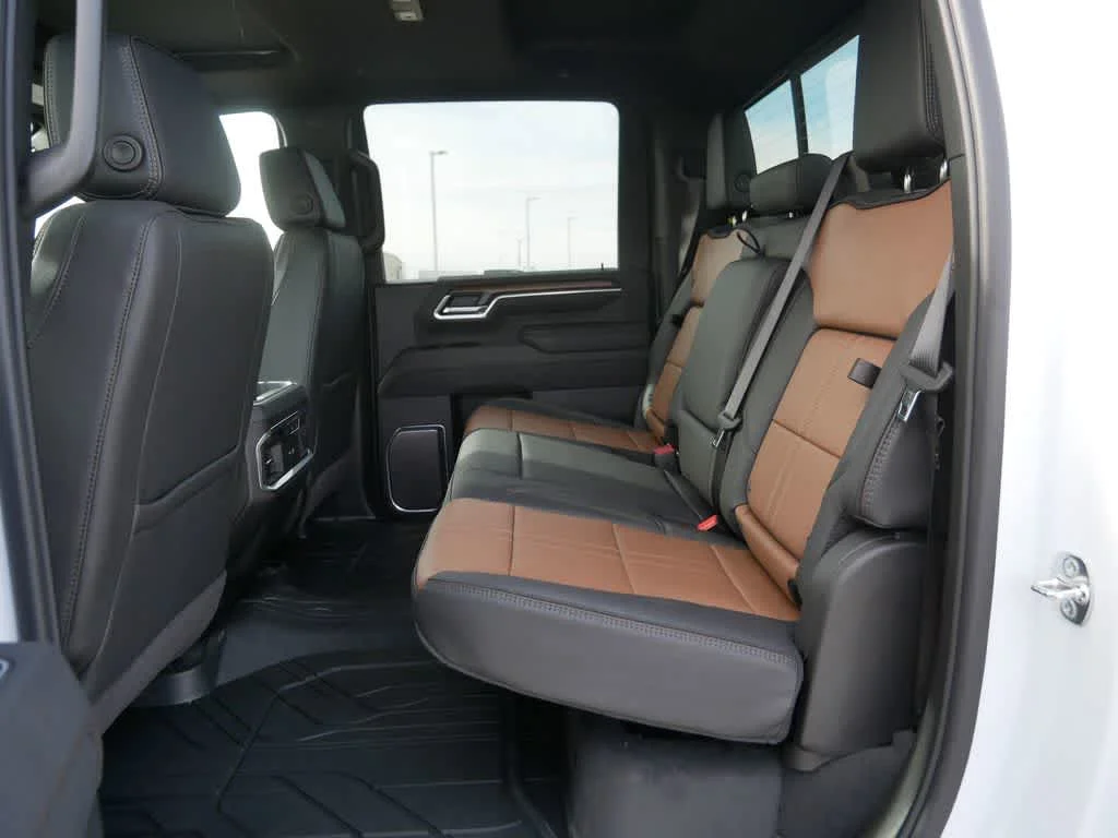 2026 Chevrolet Silverado 3500 HD High Country - Photo 9