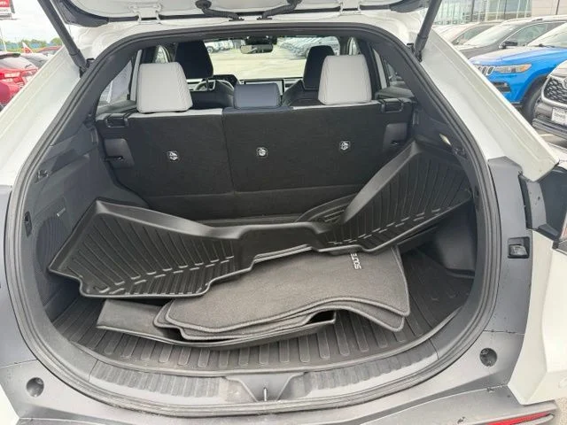 Used 2025 White Subaru Limited image 25