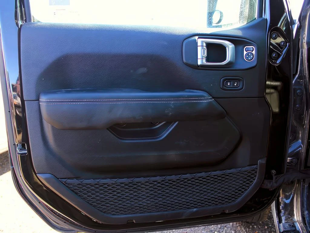 2023 Jeep Wrangler 4-Door Sahara - Photo 10