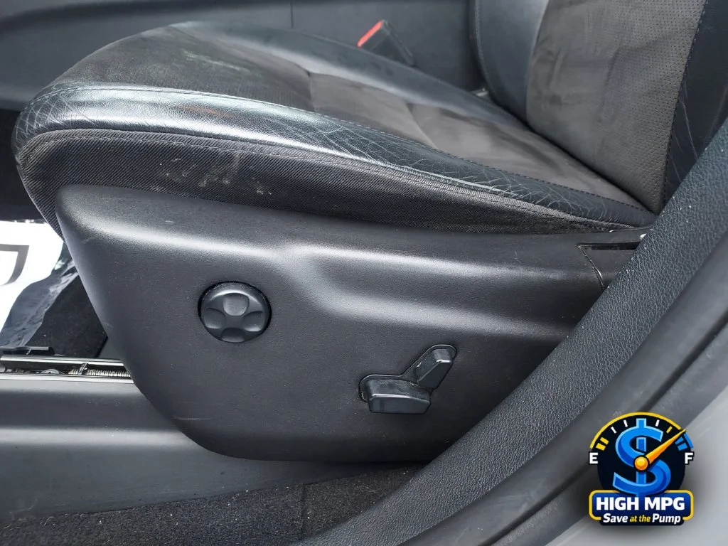 Used 2020 Gray Jeep Altitude image 10