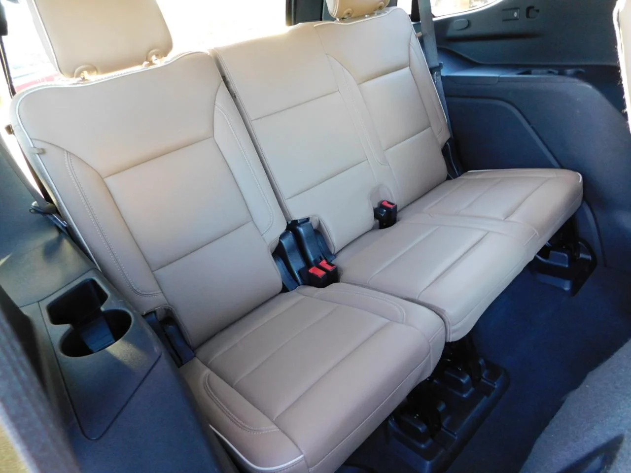 Used 2023 Iridescent Pearl Tricoat Chevrolet 2WD 4DR PREMIER image 17