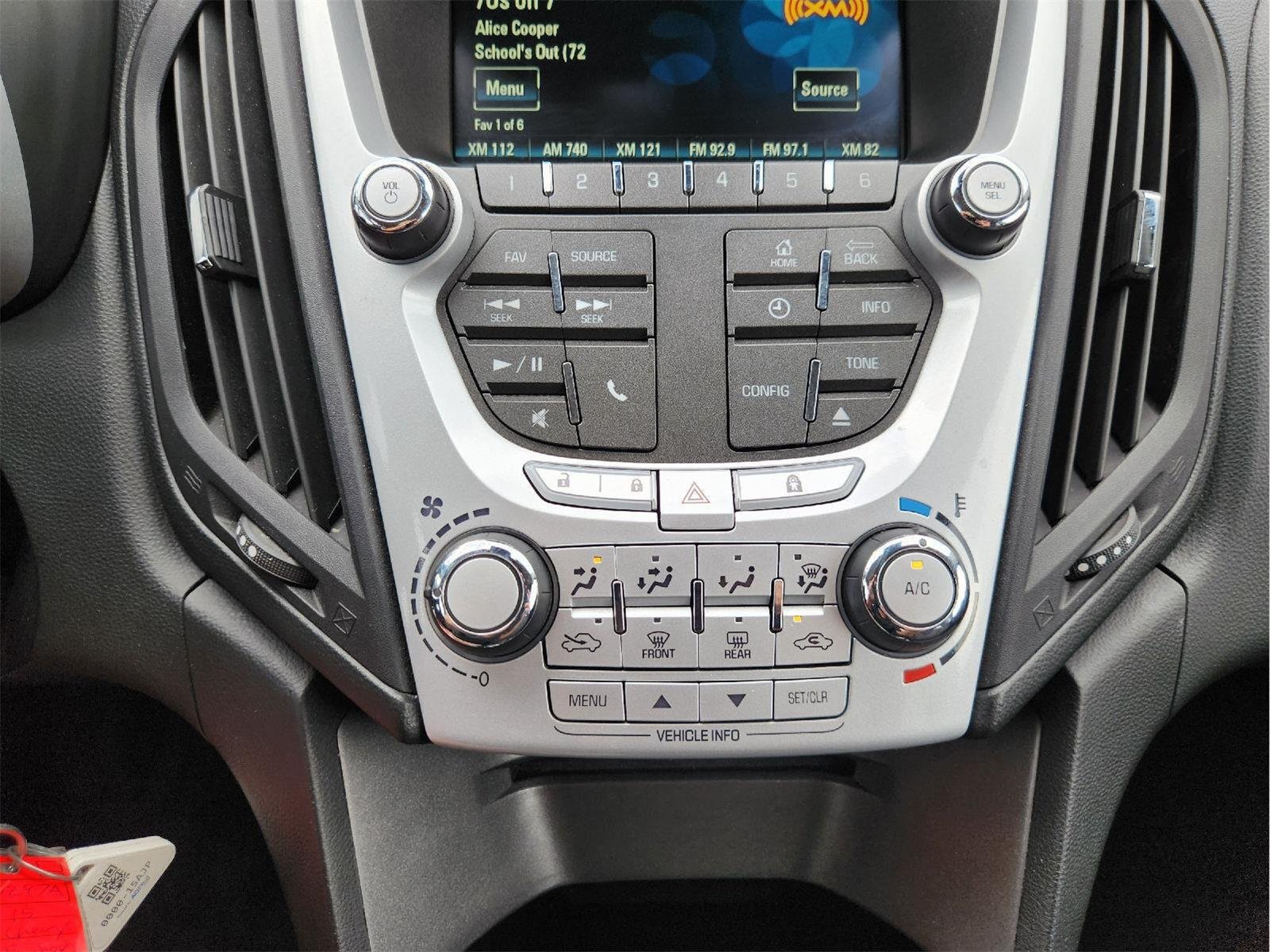 Used 2015 SILVER TOPAZ METALLIC Chevrolet LT image 17