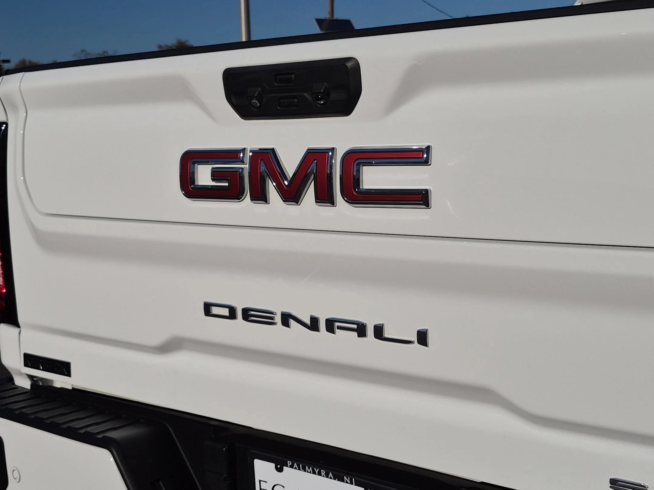 Used 2023 Summit White GMC Denali image 31