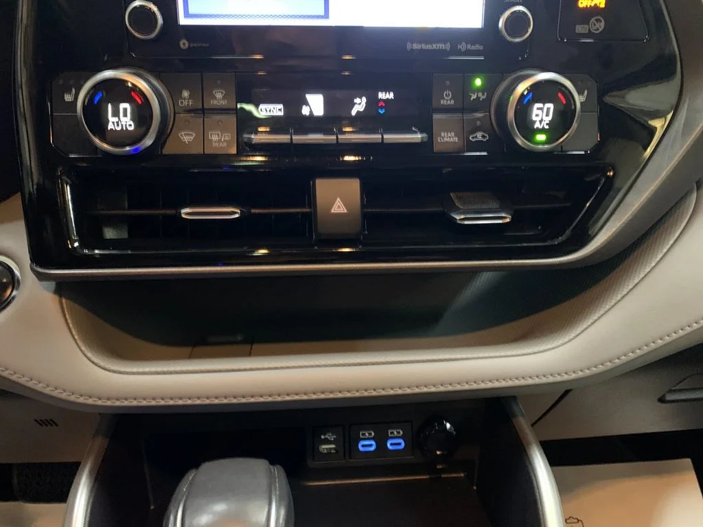 Used 2022 Beige Toyota XLE image 26