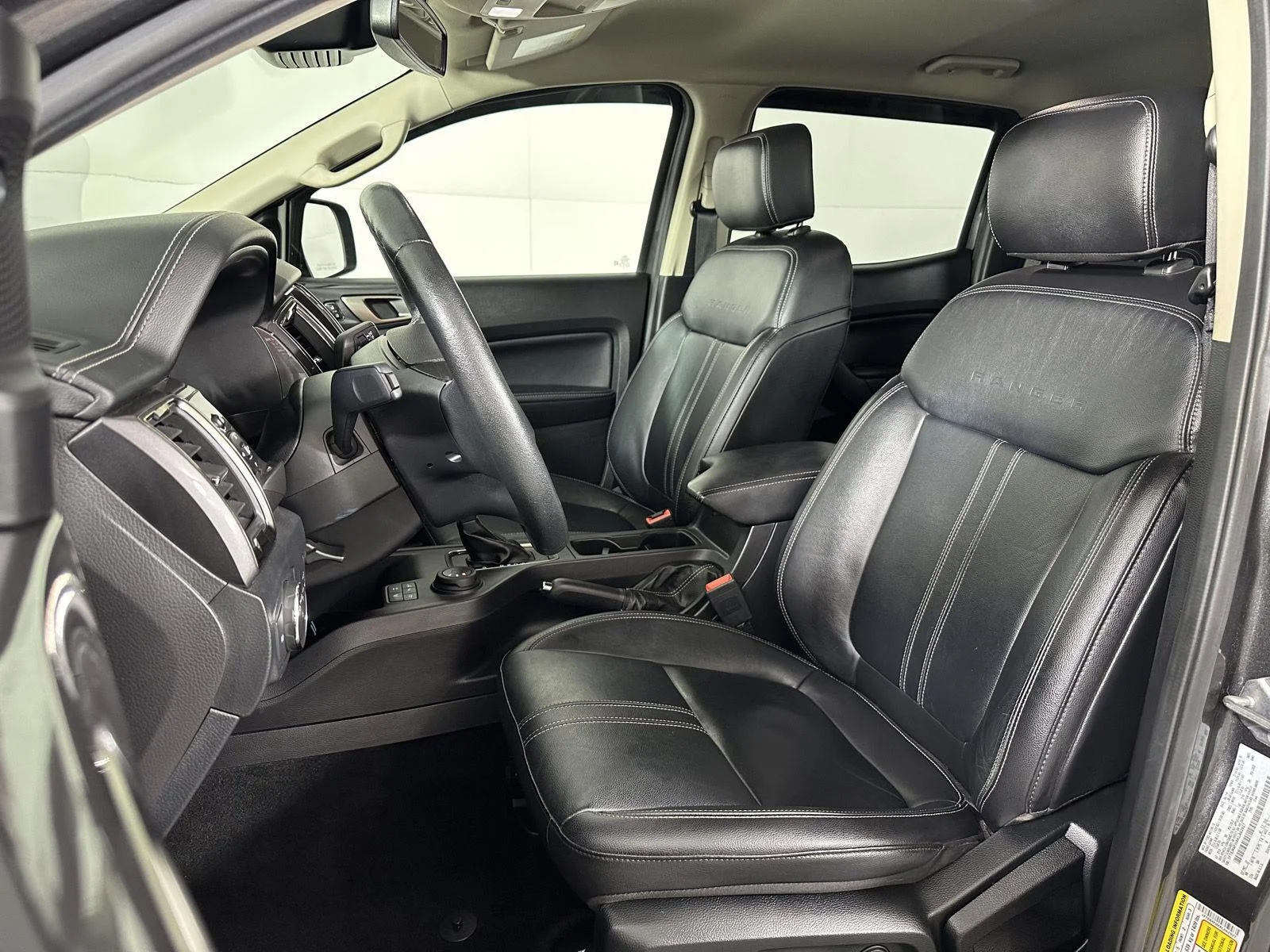 Used 2019 Magnetic Ford LARIAT image 14