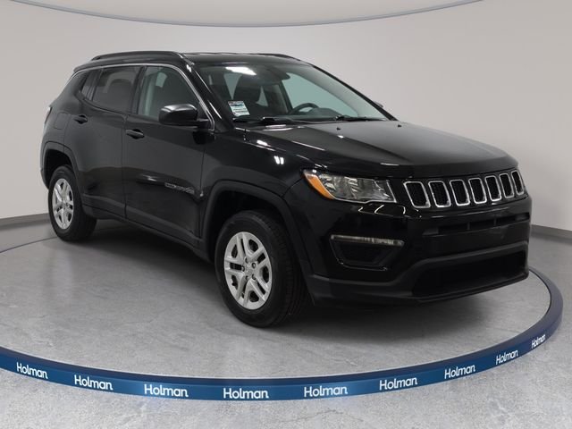 Used 2020 Diamond Black Crystal Pearlcoat Jeep Sport image 4