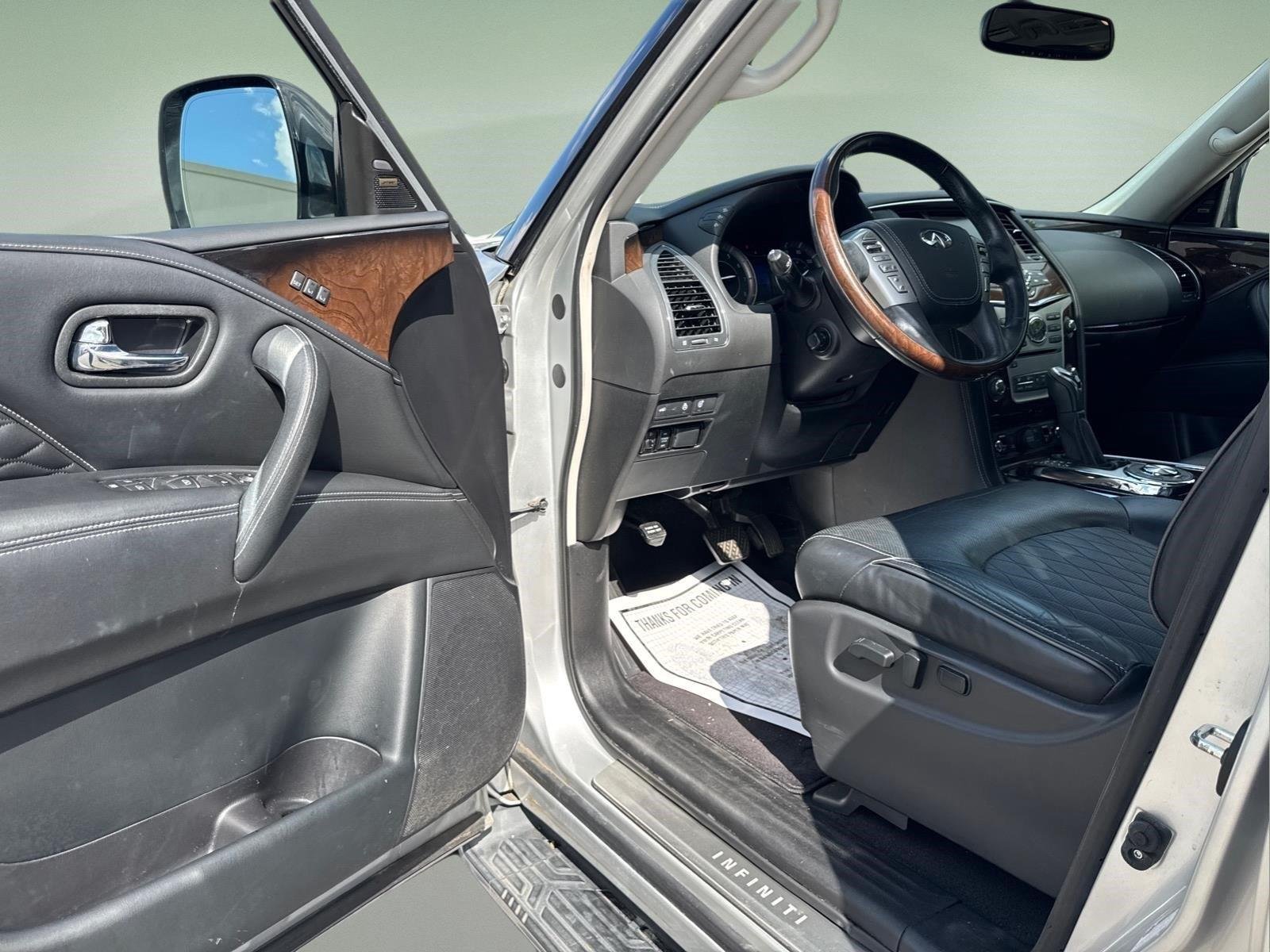 Used 2019  INFINITI  image 18