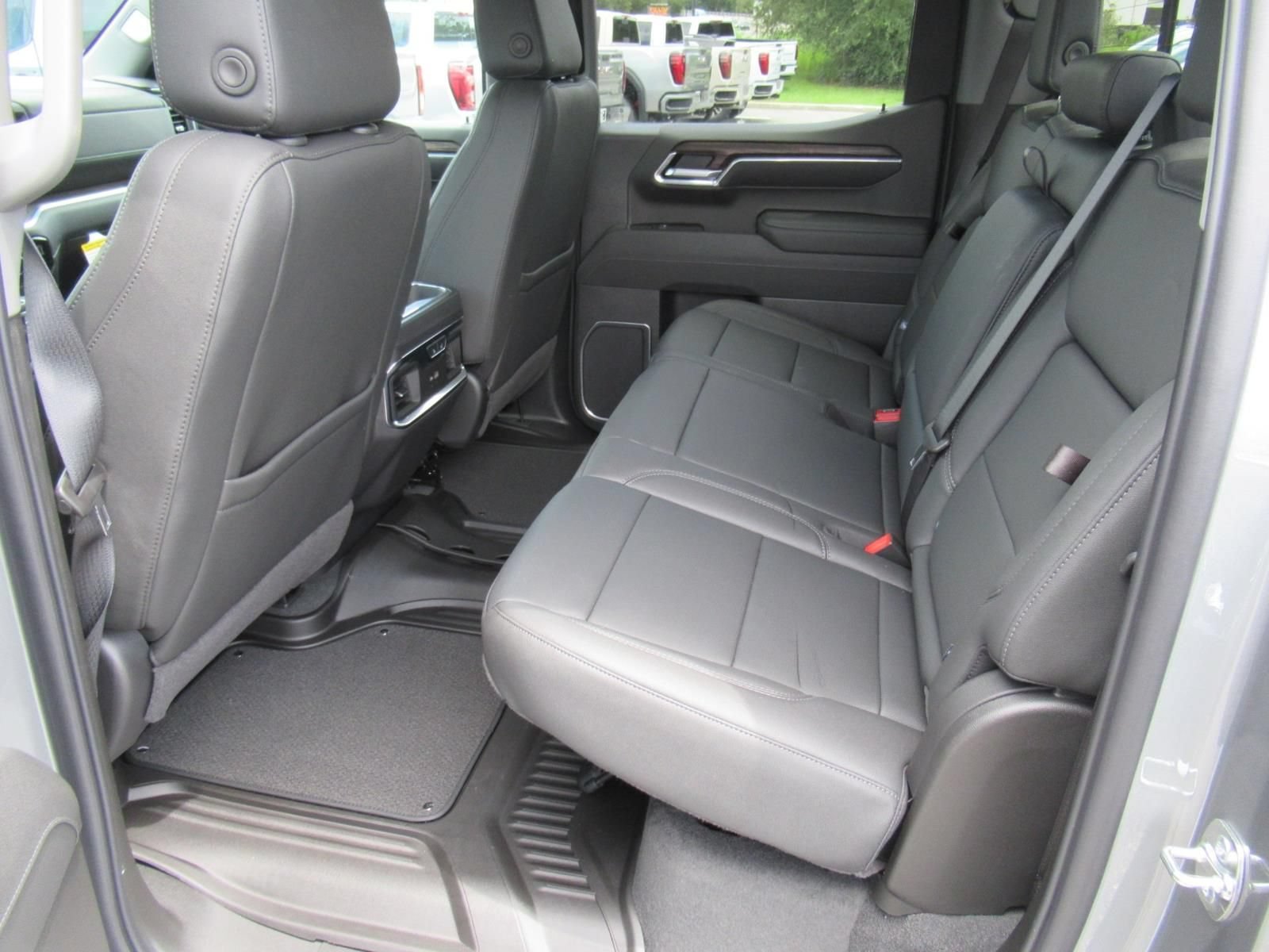 2026 GMC Sierra 1500 SLT - Photo 35