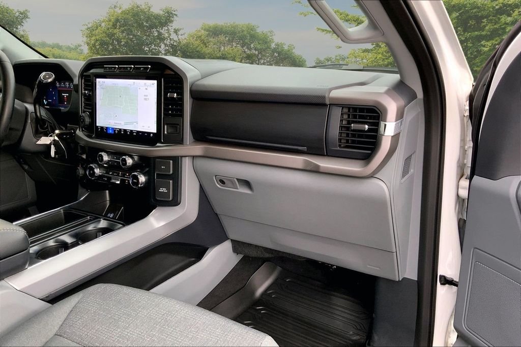 Used 2024 White Ford XLT image 27