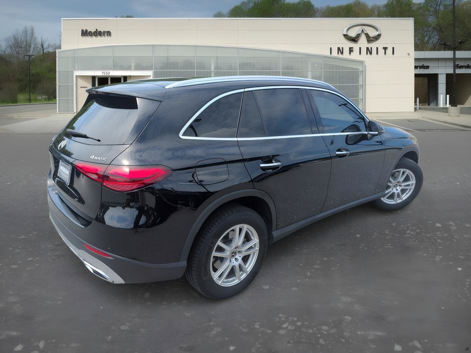 Used 2025 Black Mercedes-Benz GLC 300 image 4