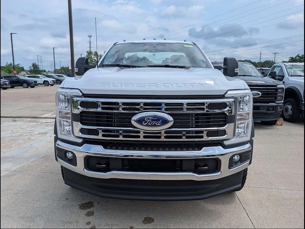 New 2026 Oxford White Ford F-550® XL image 2