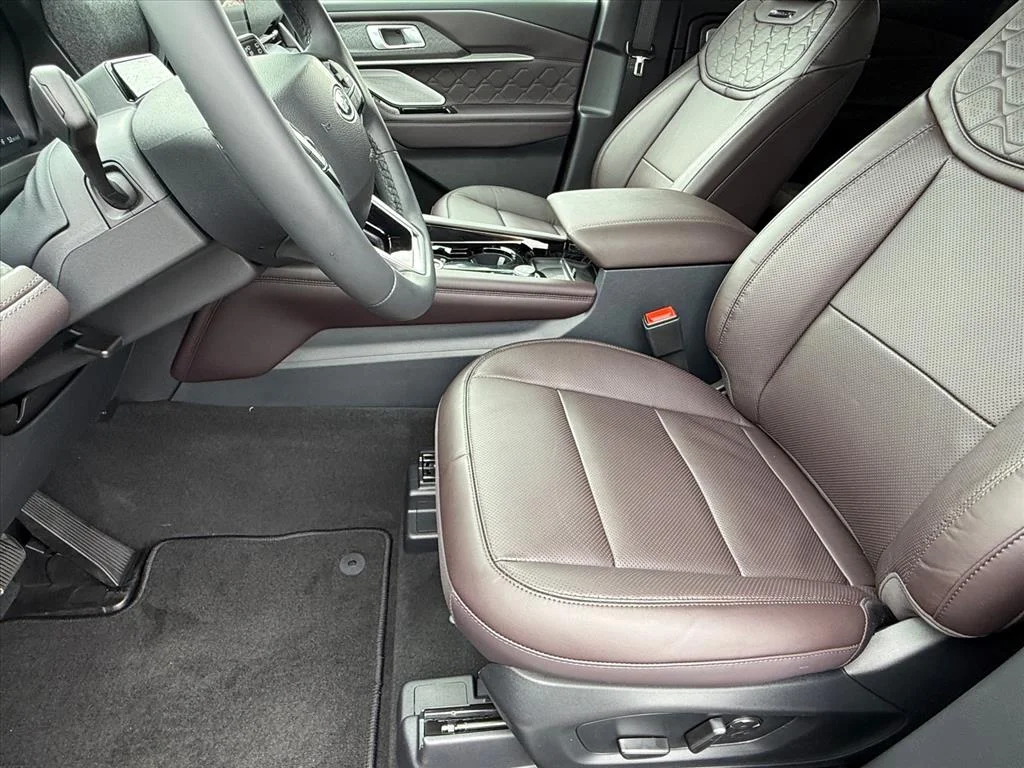 New 2026 Rapid Red Metallic Tinted Clearcoat Ford Platinum™ image 8