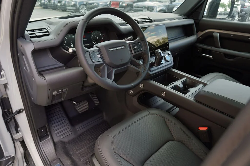 New 2026 Borasco Grey Land Rover X-Dynamic SE image 12
