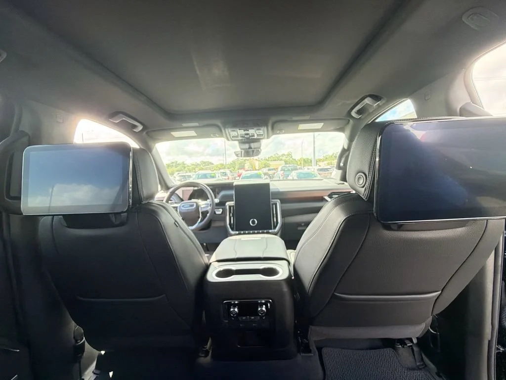 2026 GMC Yukon XL Denali - Photo 10