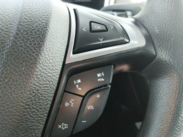 Used 2019 Blue Ford SE image 17