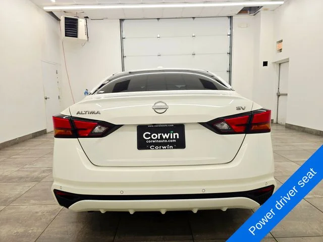 Used 2024 White Nissan 2.5 SV image 4