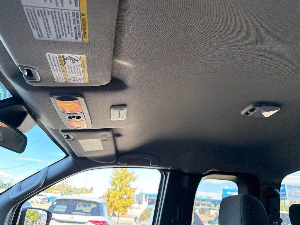 Used 2022 Gray Nissan S image 17