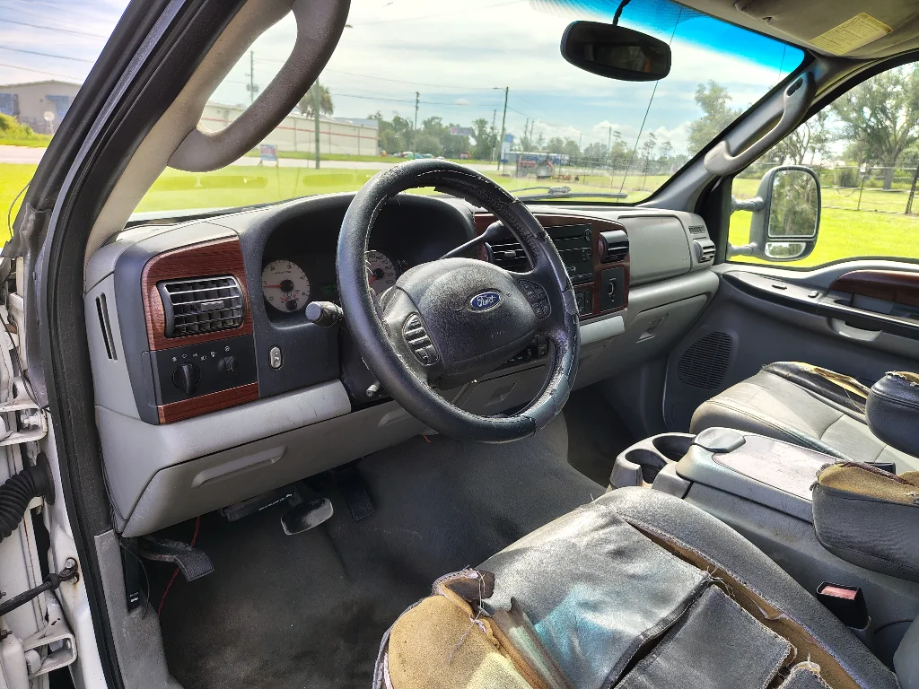 Used 2005 Oxford White Clearcoat Ford Lariat 4X2 D.R.W. image 15