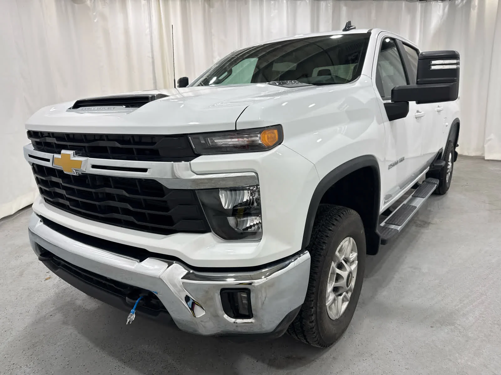 Used 2026 Summit White Chevrolet LT image 1